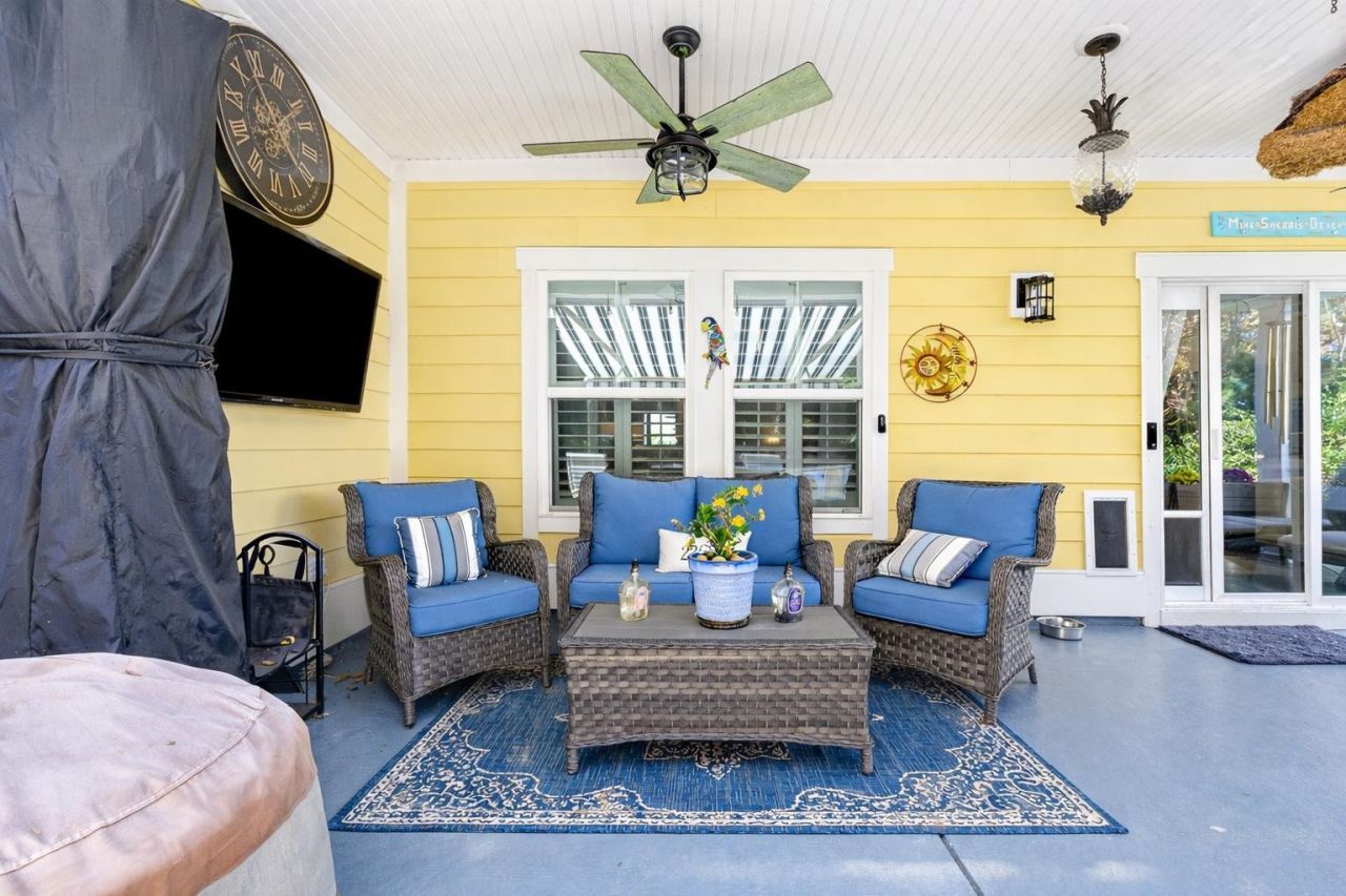 2480 Goldfinch Dr. Photo 27