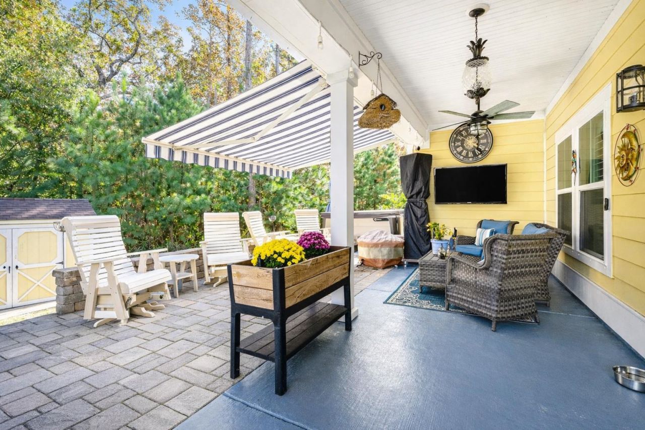 2480 Goldfinch Dr. Photo 28