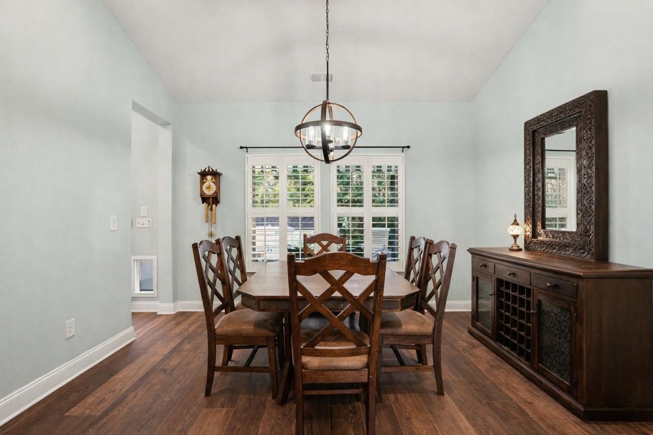 2480 Goldfinch Dr. Photo 9