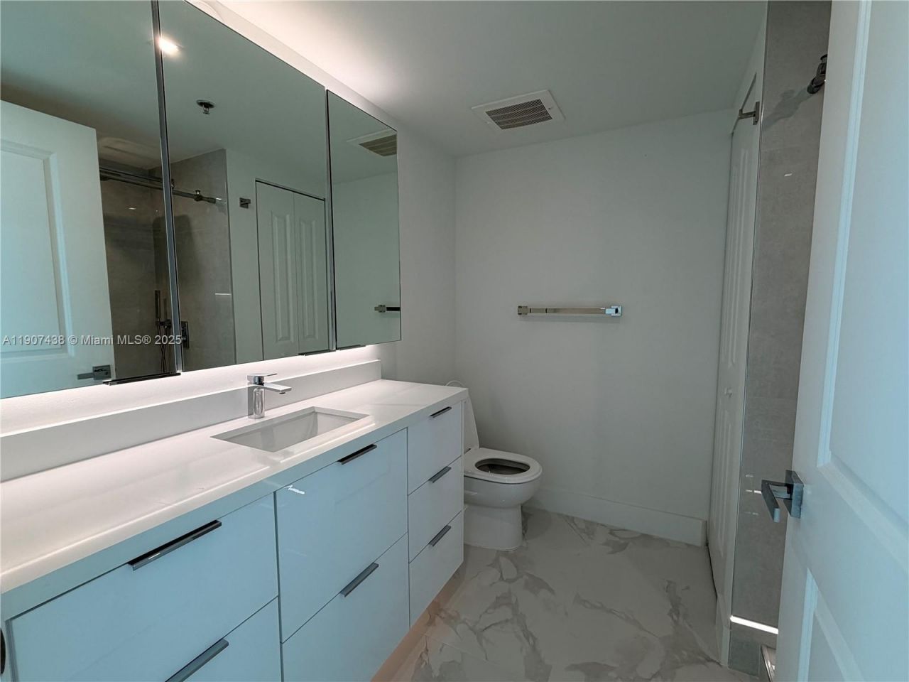 2641 N Flamingo Rd, Unit 2208N, Sunrise, FL 33323 Photo