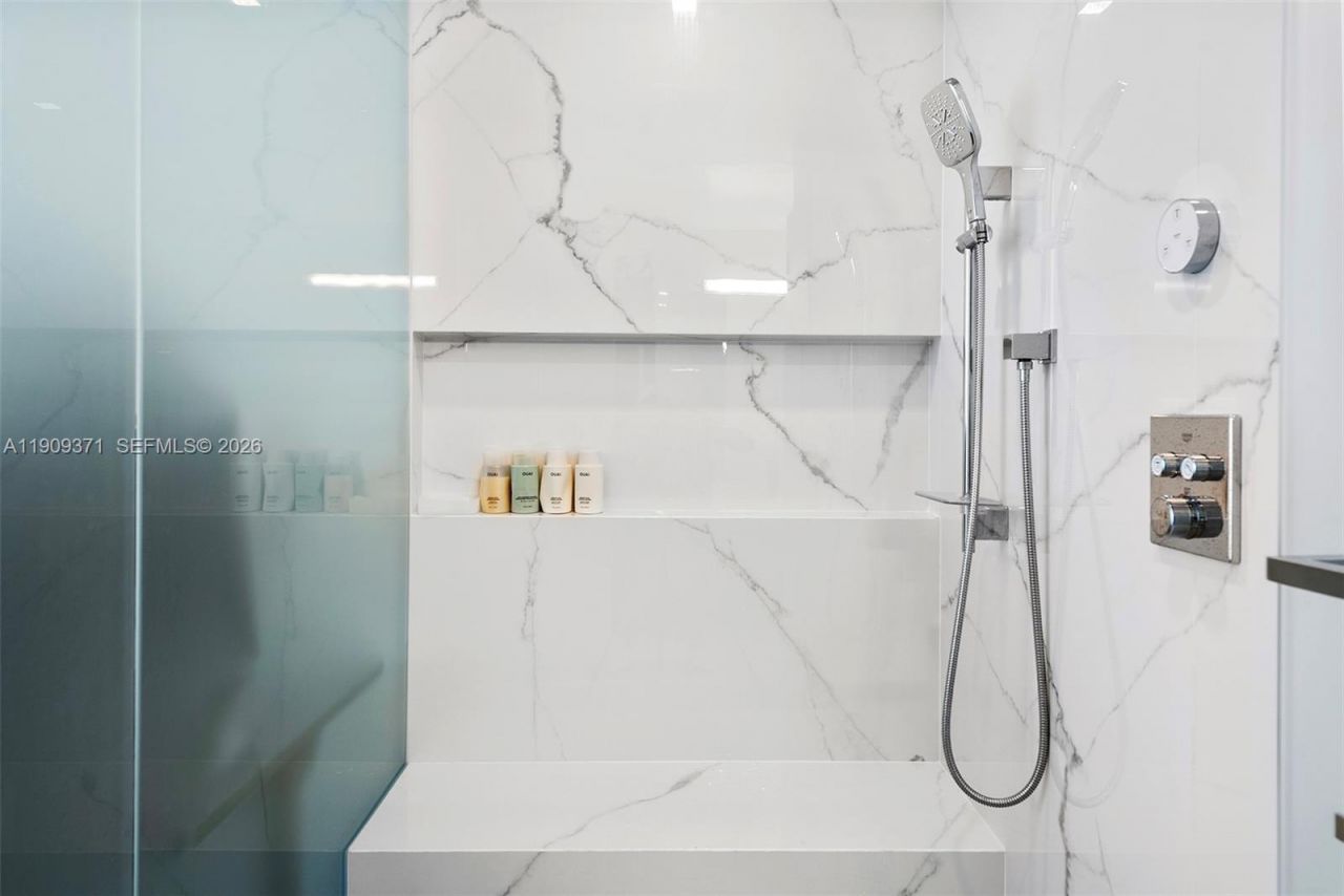 2020 N Bayshore Dr, Unit 2110, Miami, FL 33137 Photo