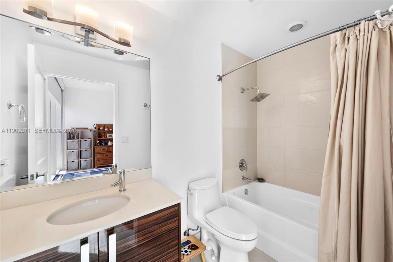 2020 N Bayshore Dr, Unit 2110, Miami, FL 33137 Photo