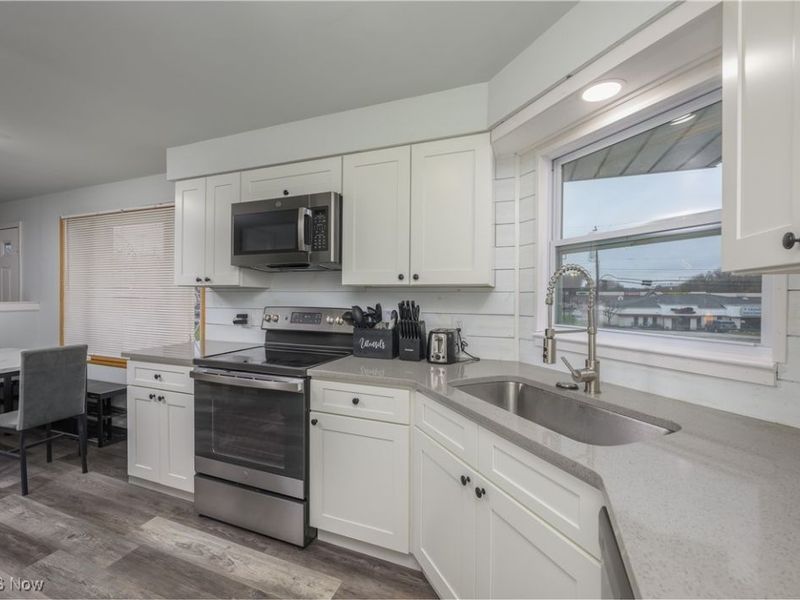 5355 Fulton Drive NW, Canton, OH 44718 Photo 8