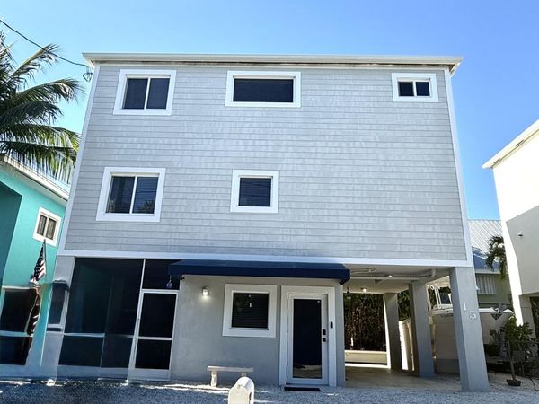 15 Lakeview Drive, KEY LARGO, FL 33037