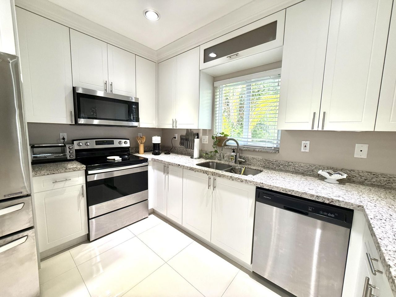 15 Lakeview Drive, Key Largo, FL 33037 Photo