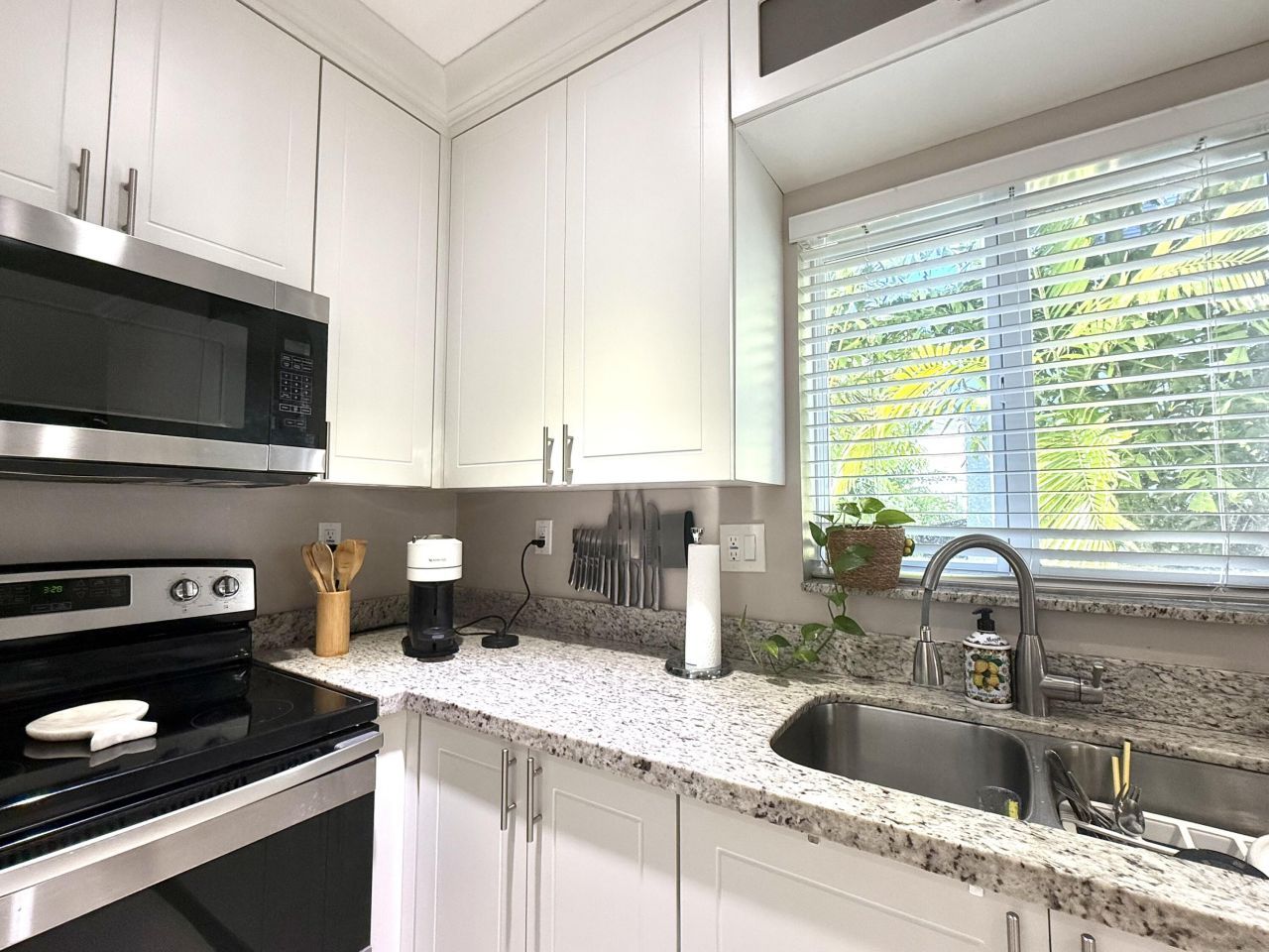 15 Lakeview Drive, Key Largo, FL 33037 Photo