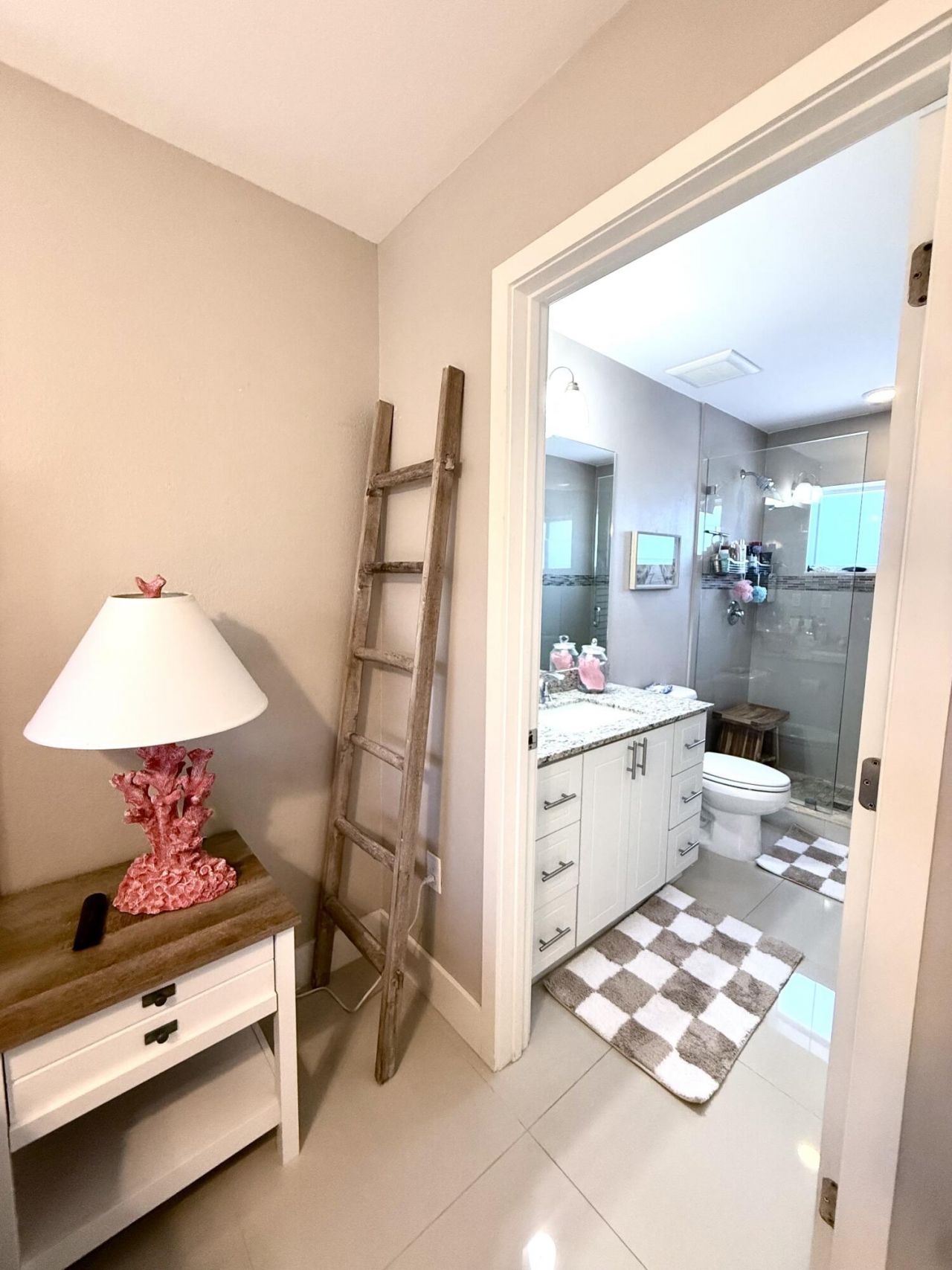 15 Lakeview Drive, Key Largo, FL 33037 Photo