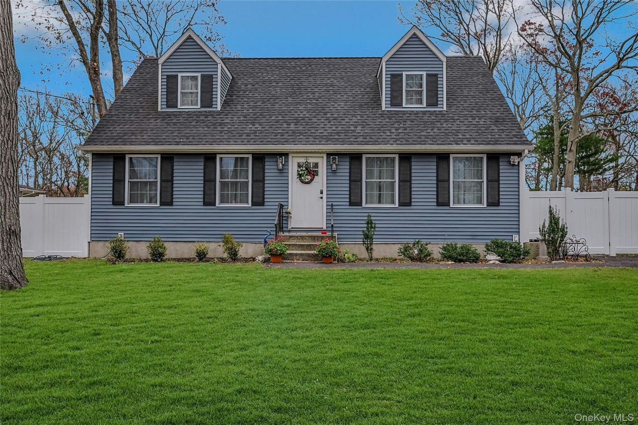 458 Lockwood Drive, Shirley, NY 11967 Main Photo