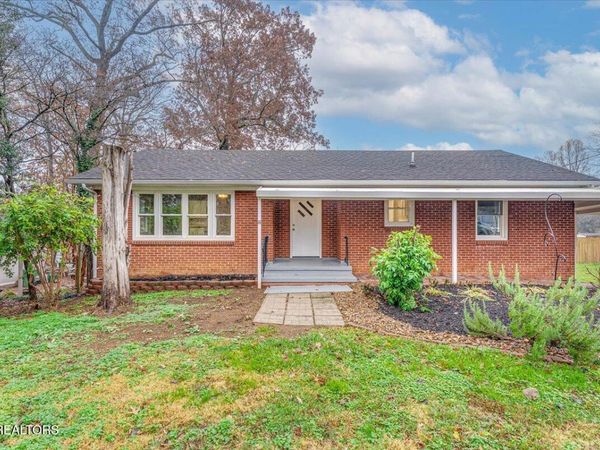 1624 Everett Ave, Maryville, TN 37804