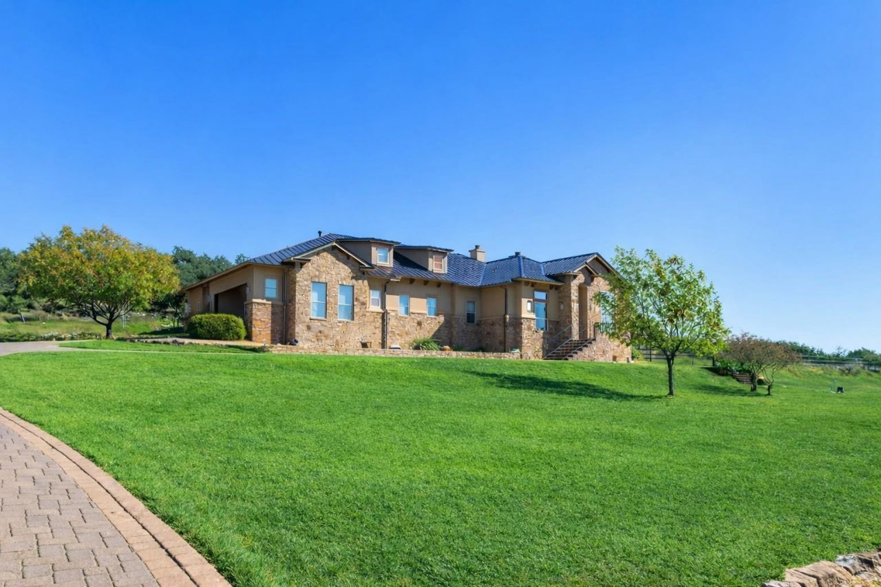 109 Ranchers Club Ln, Driftwood, TX 78619 Main Photo