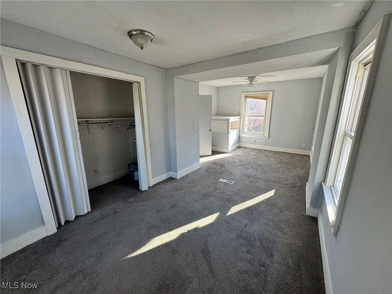 102 E Brookside Avenue, Akron, OH 44301 Photo 12