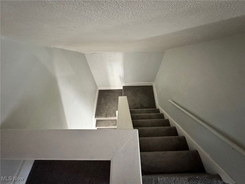 102 E Brookside Avenue, Akron, OH 44301 Photo 21