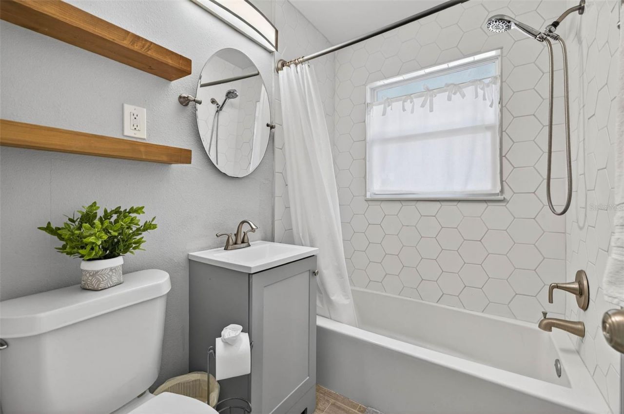 5717 2nd Avenue N, Saint Petersburg, FL 33710 Photo