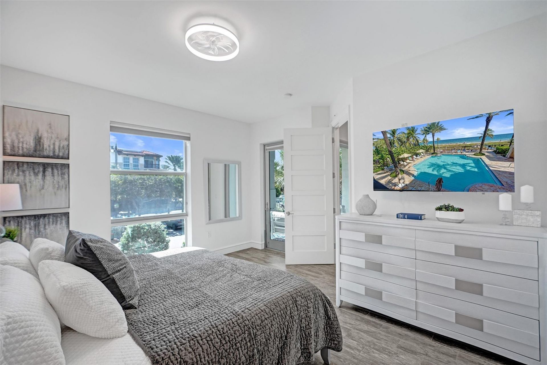 4511 El Mar Drive, Unit 203, Lauderdale by the Sea, FL 33308 Photo