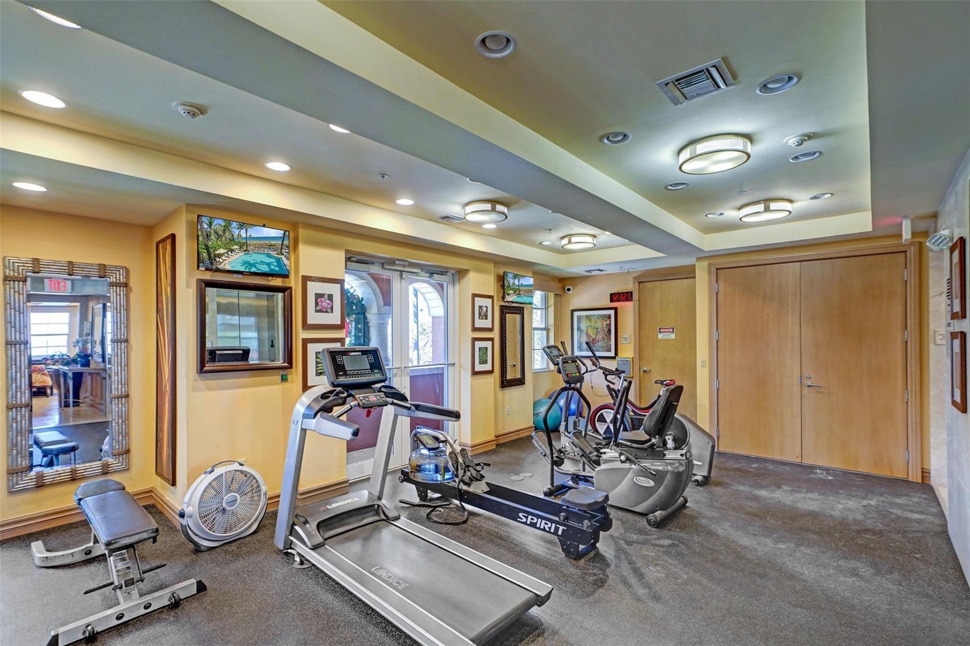 4511 El Mar Drive, Unit 203, Lauderdale by the Sea, FL 33308 Photo