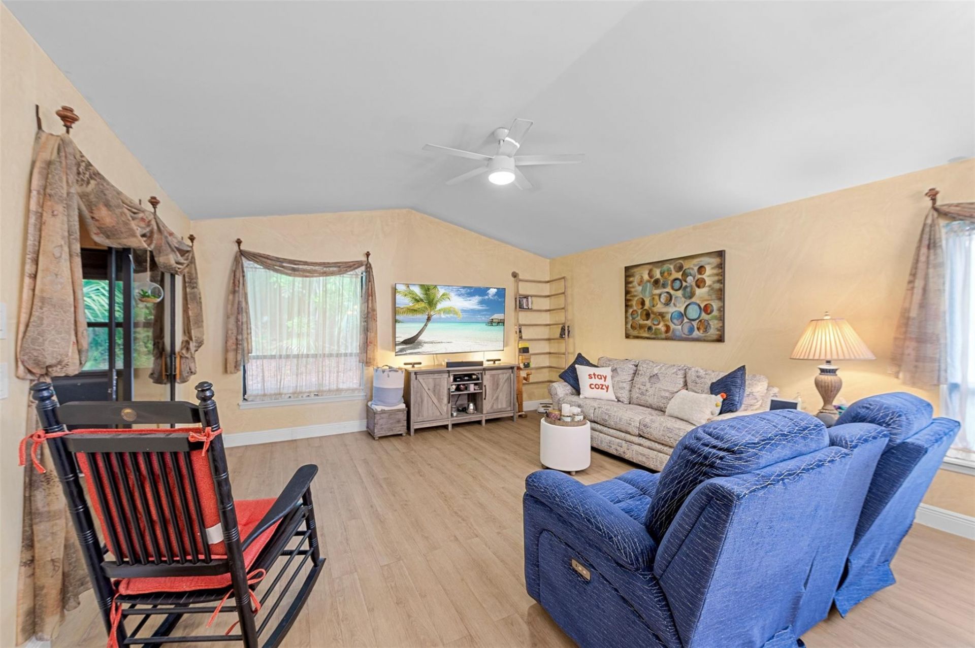 6809 SE Yorktown Drive, Hobe Sound, FL 33455 Photo