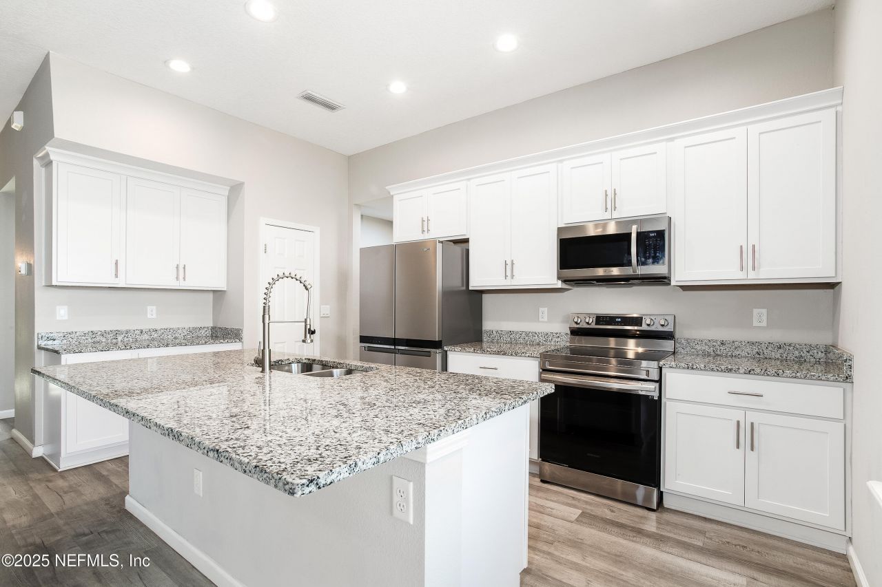 7502 Ortega Bluff Parkway, Jacksonville, FL 32244 Photo