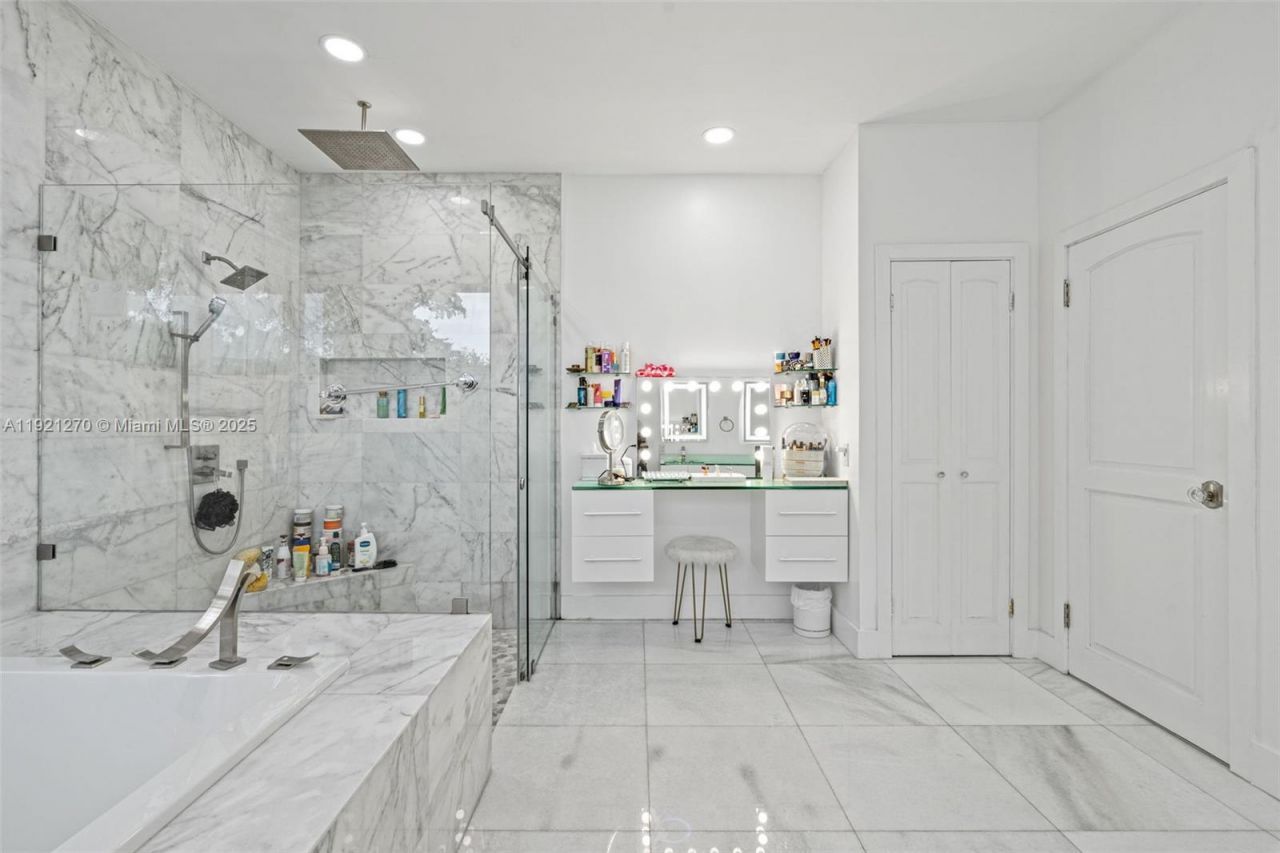 7225 Gleneagle Dr, Miami Lakes, FL 33014 Photo