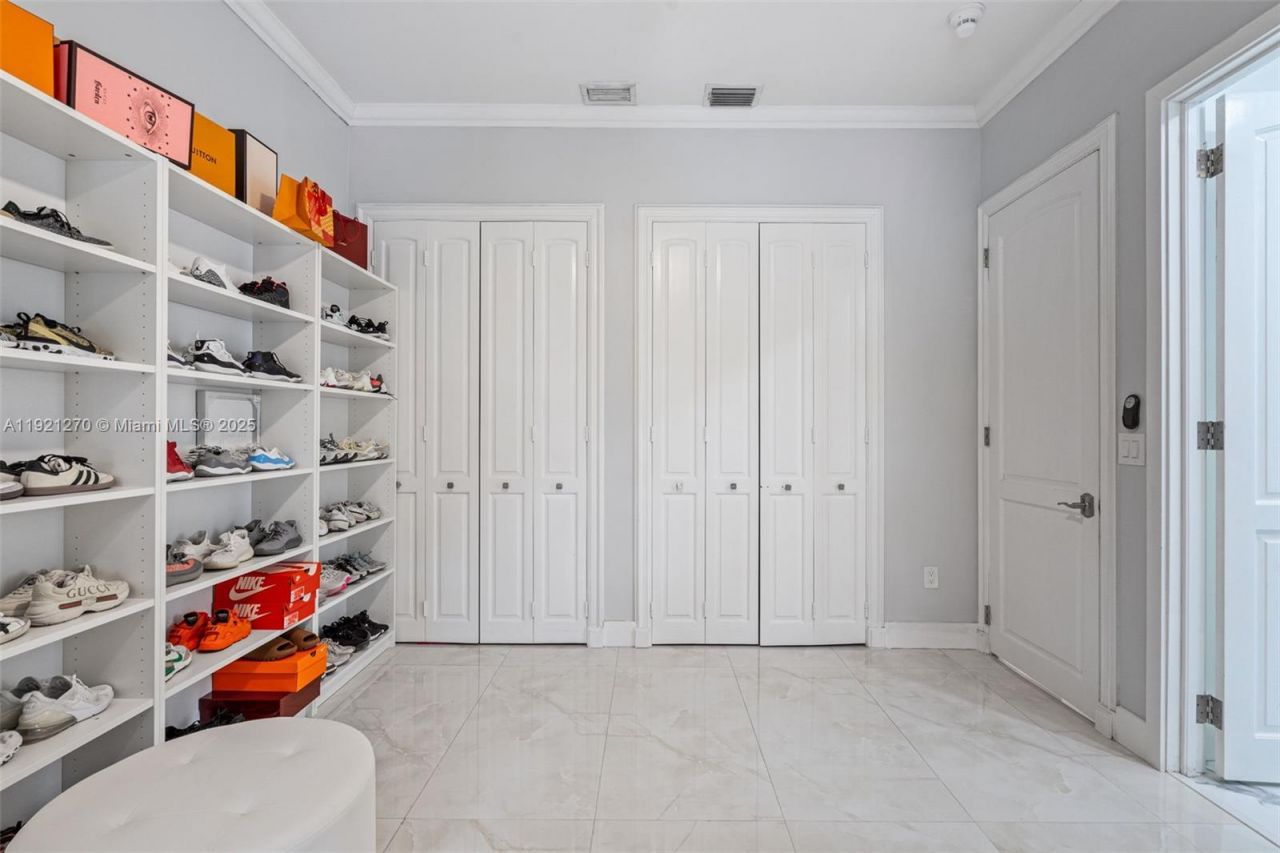 7225 Gleneagle Dr, Miami Lakes, FL 33014 Photo