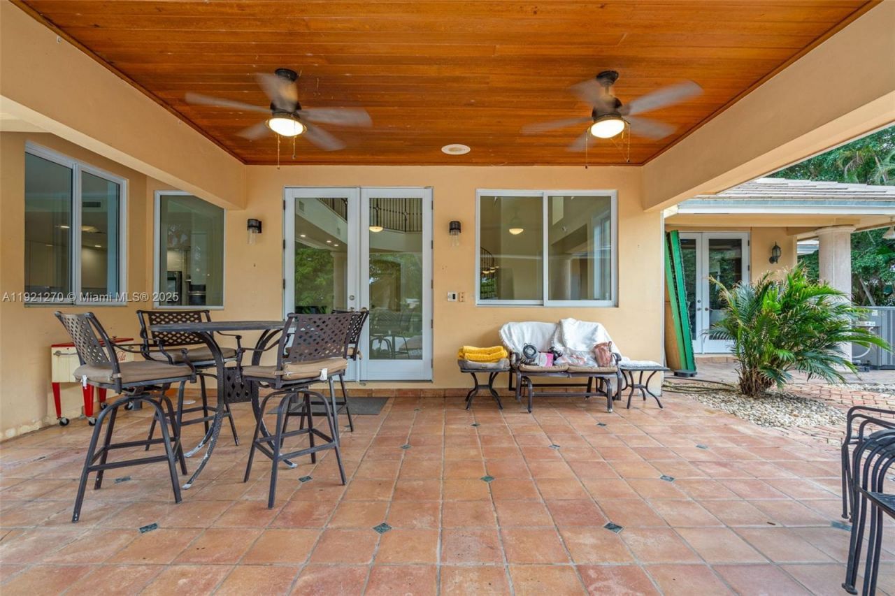 7225 Gleneagle Dr, Miami Lakes, FL 33014 Photo