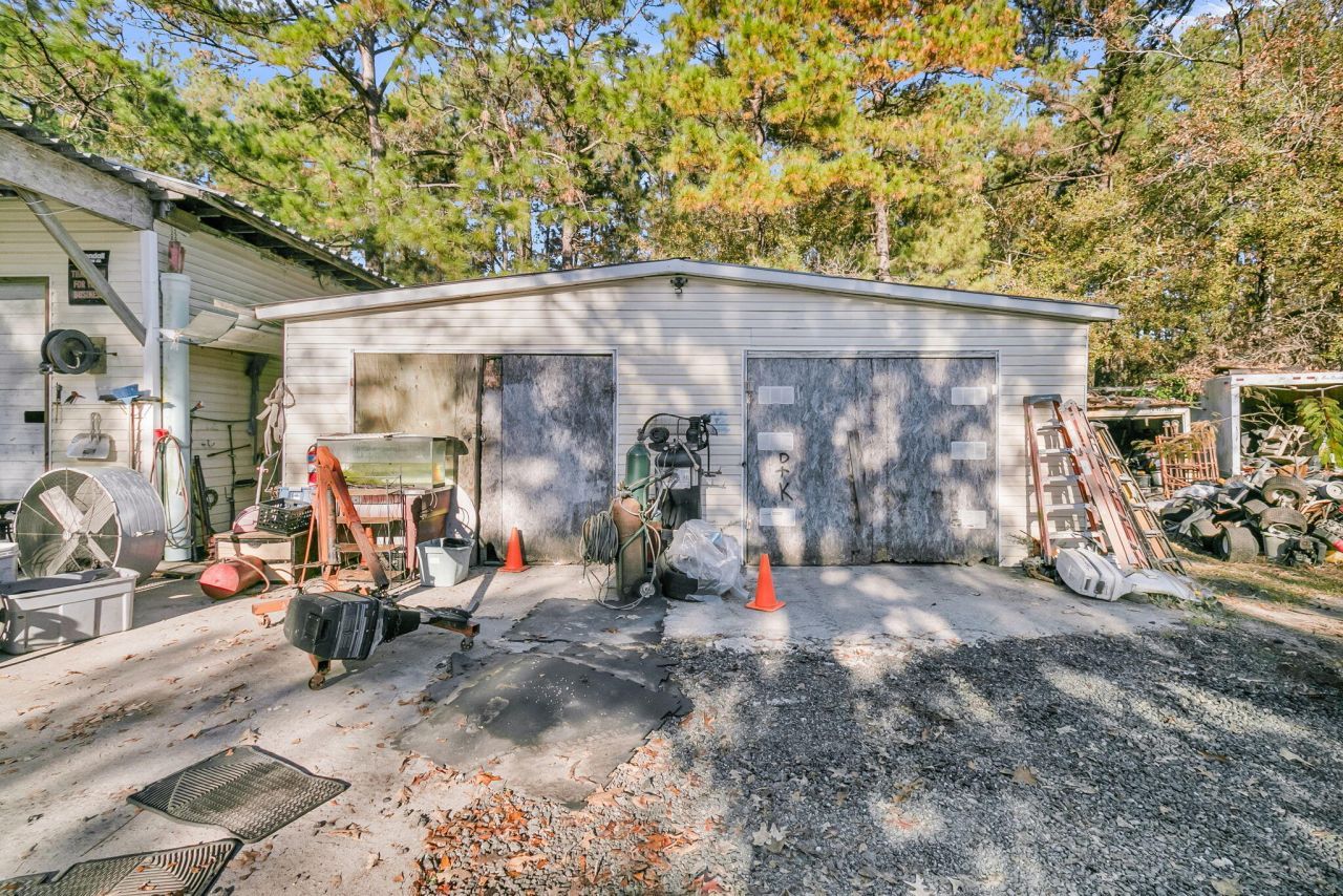 325 Winding Road Photo 23