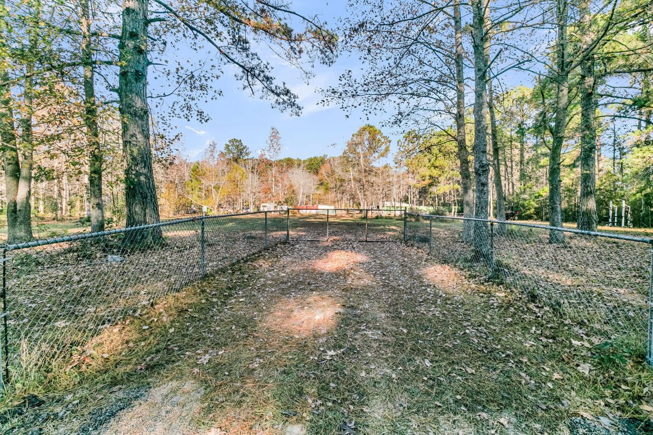 325 Winding Road Photo 16