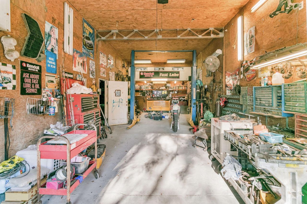 325 Winding Road Photo 9