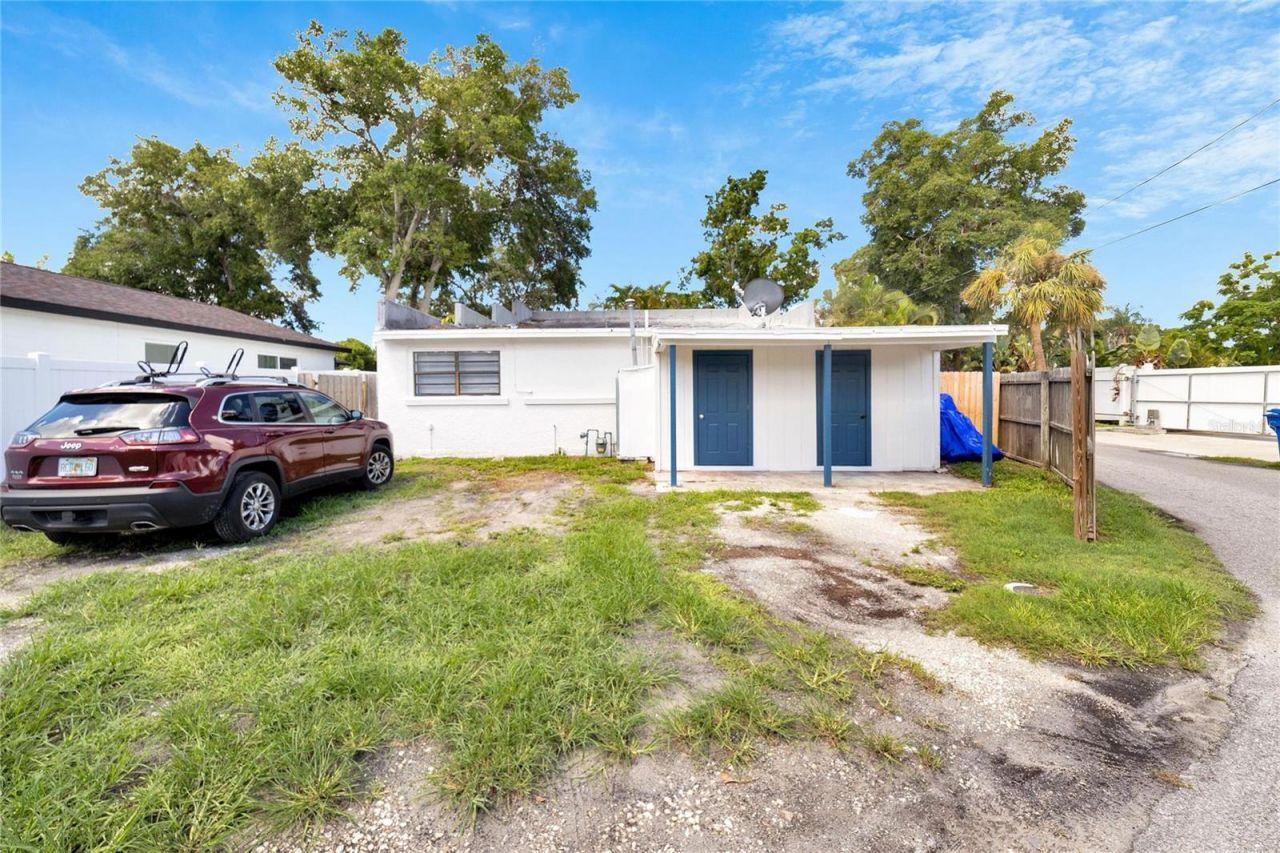 3651 Haines Road N, Saint Petersburg, FL 33704 Photo