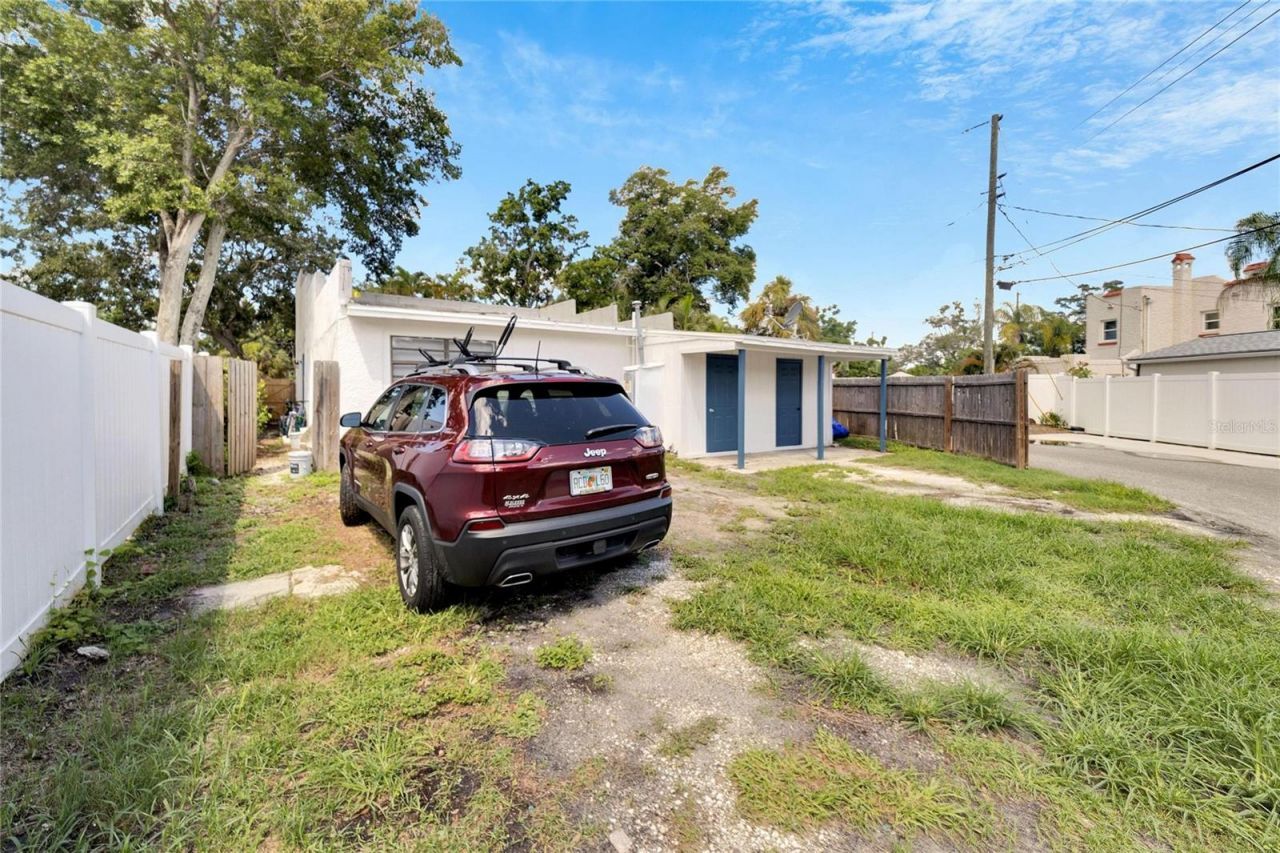 3651 Haines Road N, Saint Petersburg, FL 33704 Photo