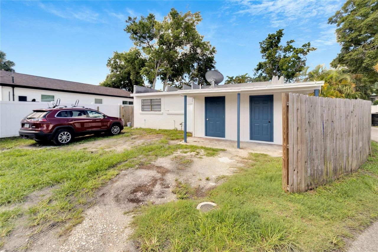 3651 Haines Road N, Saint Petersburg, FL 33704 Photo