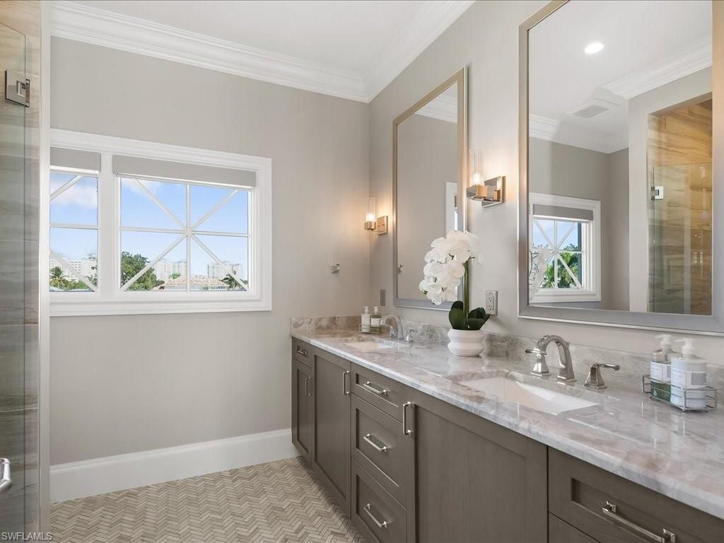 360 Heron Ave, Naples, FL 34108 Photo