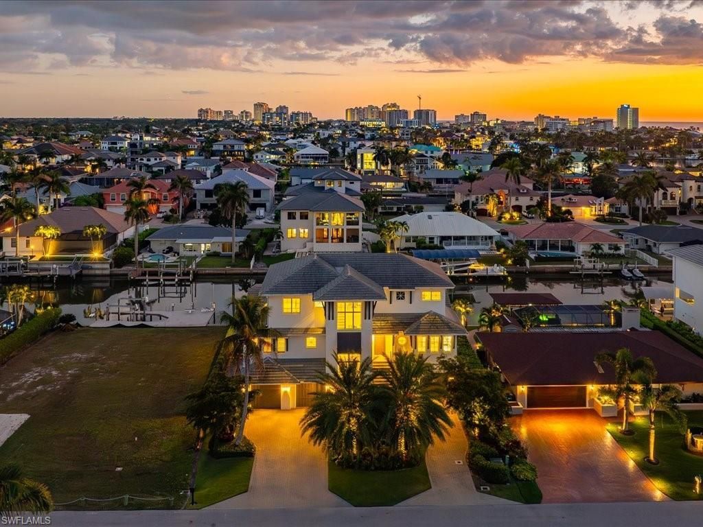 360 Heron Ave, Naples, FL 34108 Photo