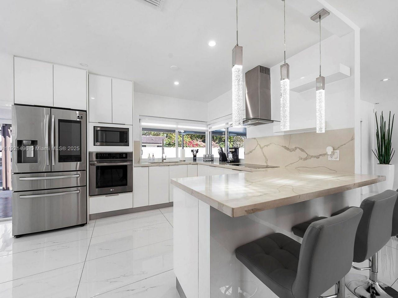 6951 S Miami Lakeway S, Miami Lakes, FL 33014 Photo