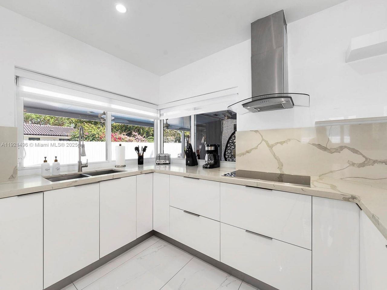 6951 S Miami Lakeway S, Miami Lakes, FL 33014 Photo