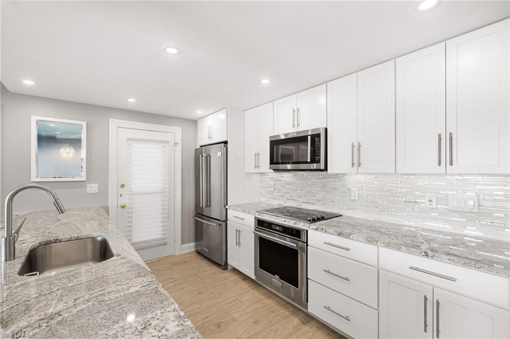 222 Harbour Dr, Unit 207, Naples, FL 34103 Photo