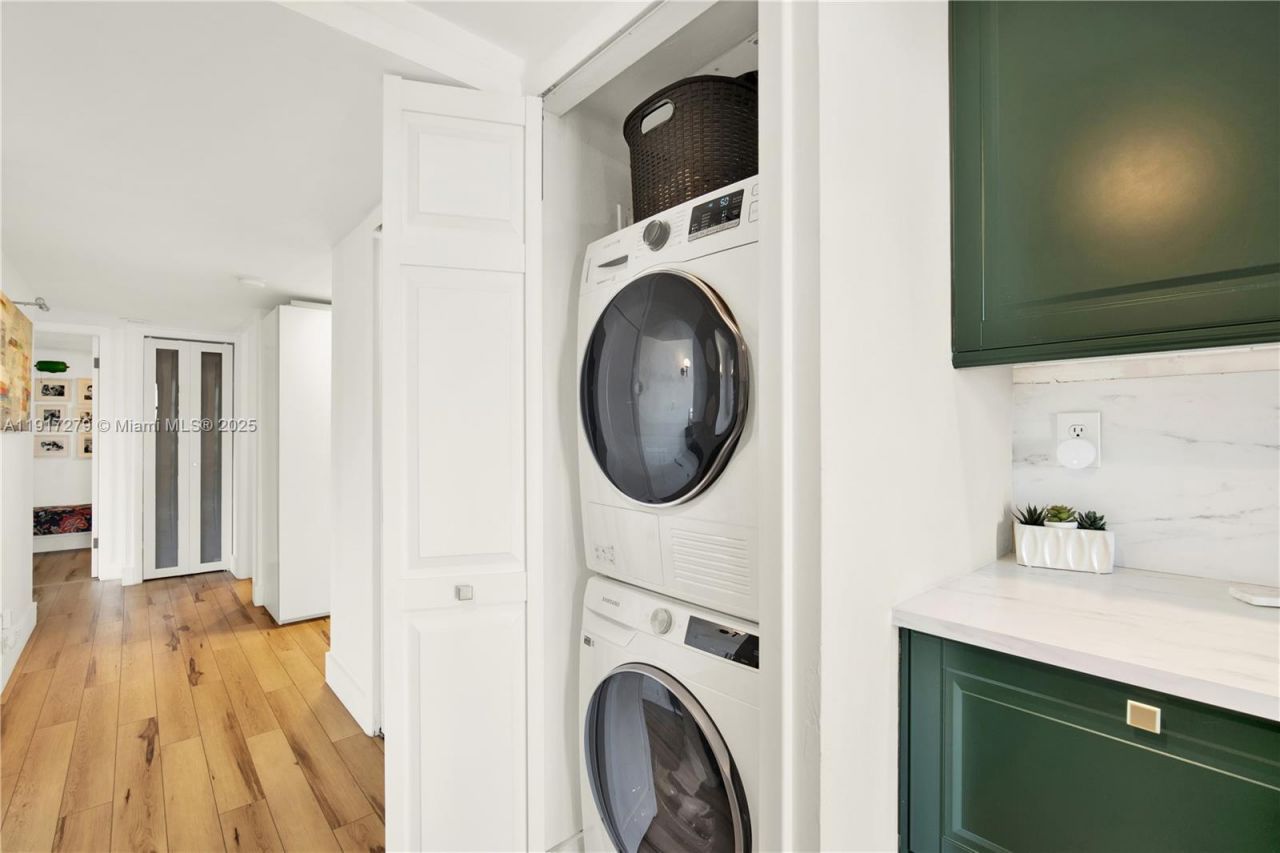 1915 Brickell Ave, Unit C1101, Miami, FL 33129 Photo