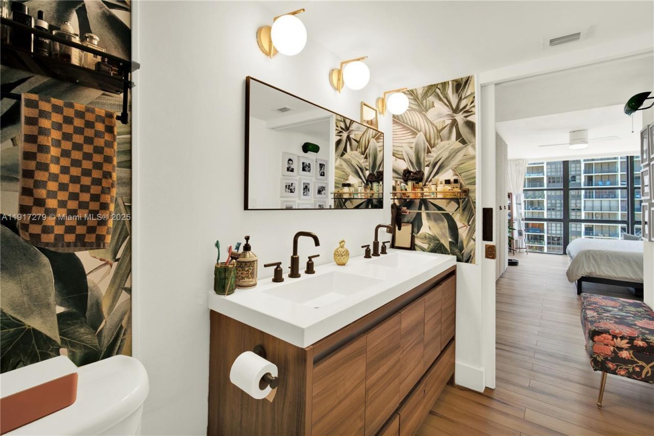 1915 Brickell Ave, Unit C1101, Miami, FL 33129 Photo