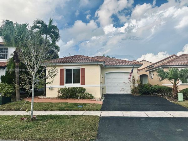 17253 NW 6th Ct, Pembroke Pines, FL 33029