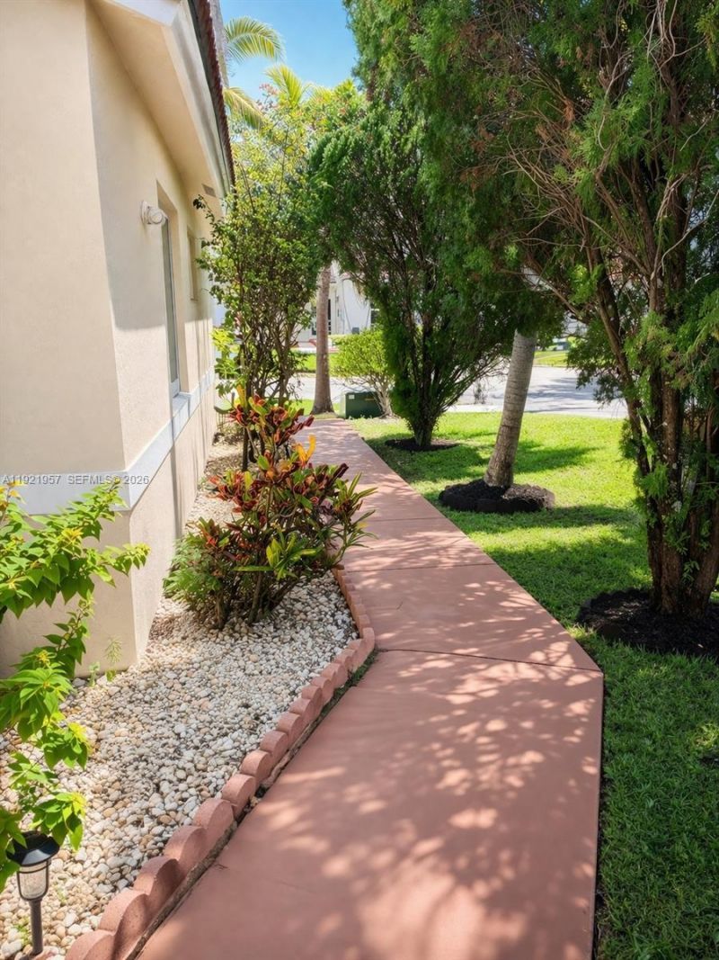 17253 NW 6th Ct, Pembroke Pines, FL 33029 Photo