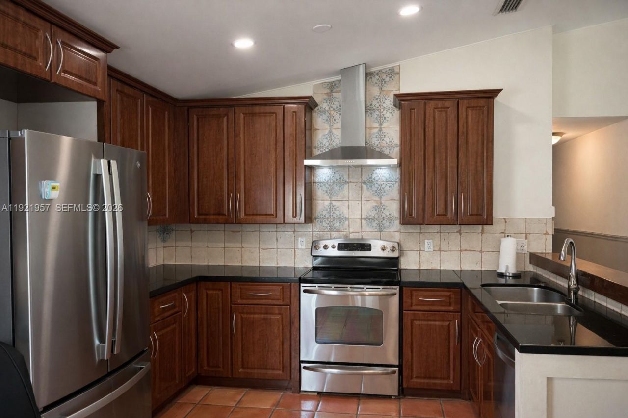 17253 NW 6th Ct, Pembroke Pines, FL 33029 Photo