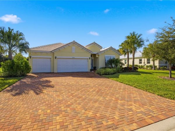 2557 Saint Lucia Circle, Vero Beach, FL 32967