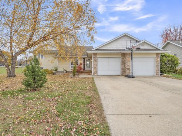 1002 Eloise St , Okoboji, IA 51355