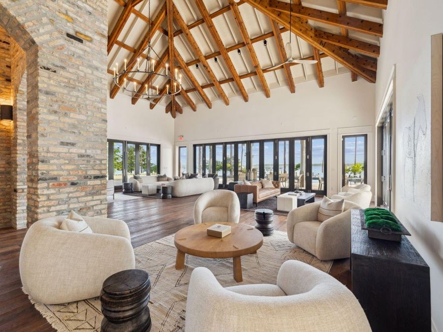 Property Image 100