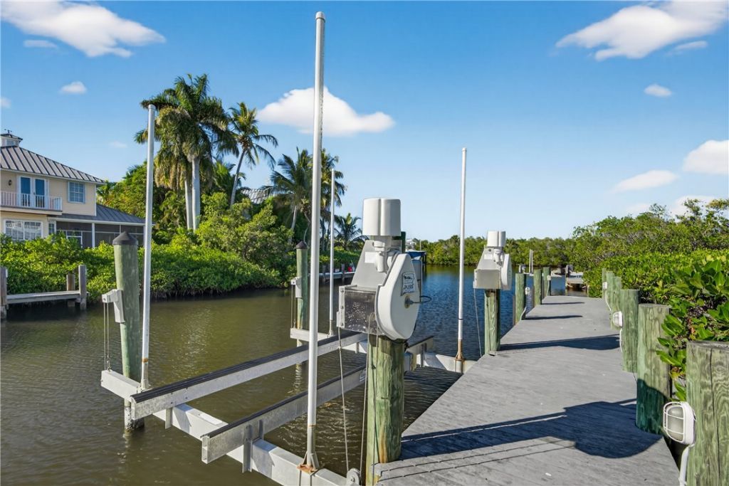 2175 7th Avenue Se, Vero Beach, FL 32962 Photo