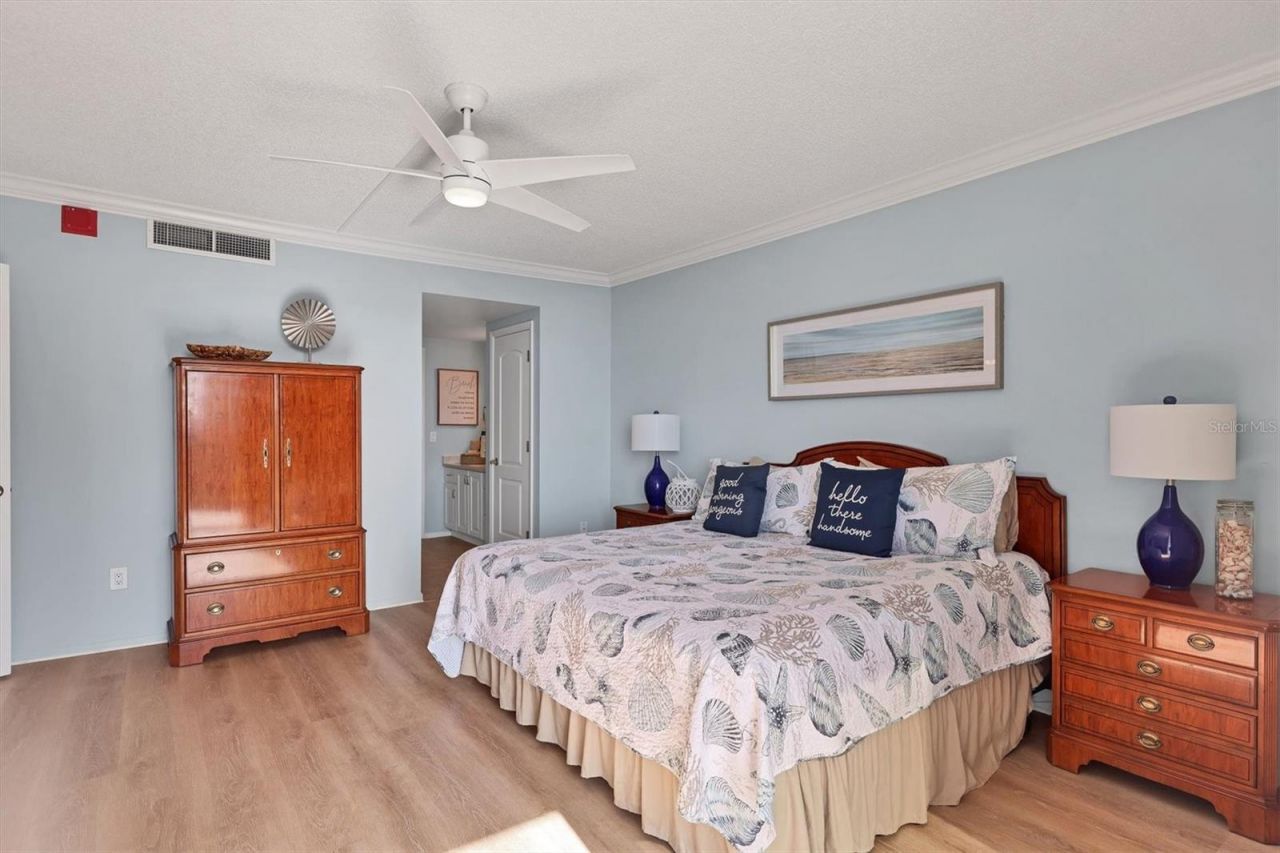 1212 Benjamin Franklin Drive, Unit 1003, Sarasota, FL 34236 Photo