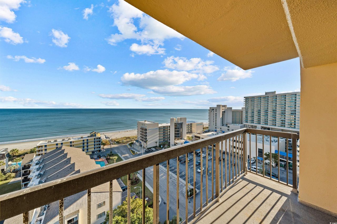 210 75th Ave N Photo 4