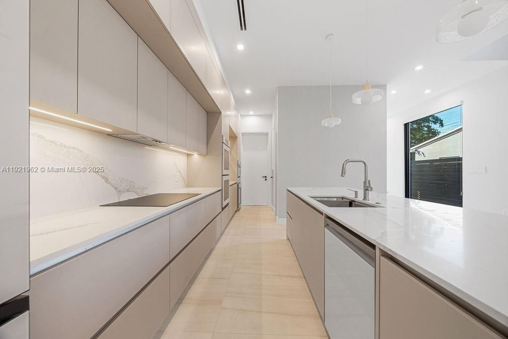 1222 NE 13th Ave, Fort Lauderdale, FL 33304 Photo