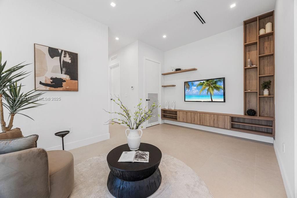 1222 NE 13th Ave, Fort Lauderdale, FL 33304 Photo