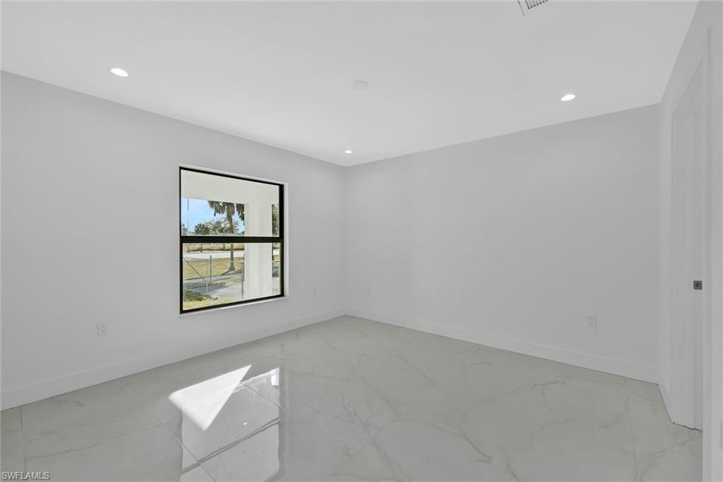 125/127 Holland St, North Fort Myers, FL 33917 Photo