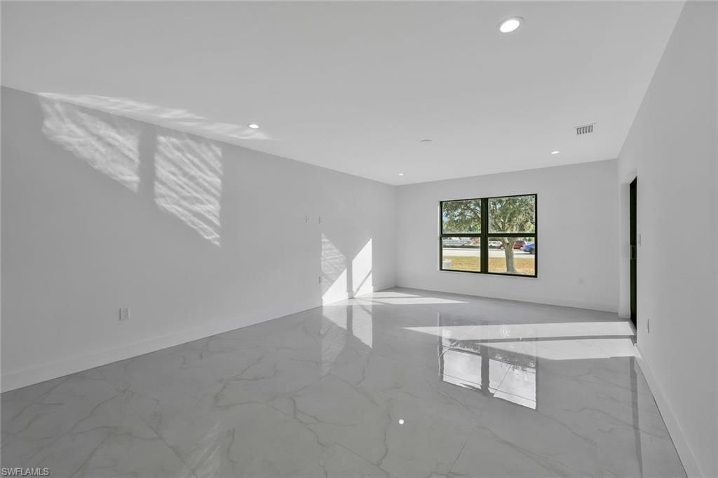 125/127 Holland St, North Fort Myers, FL 33917 Photo